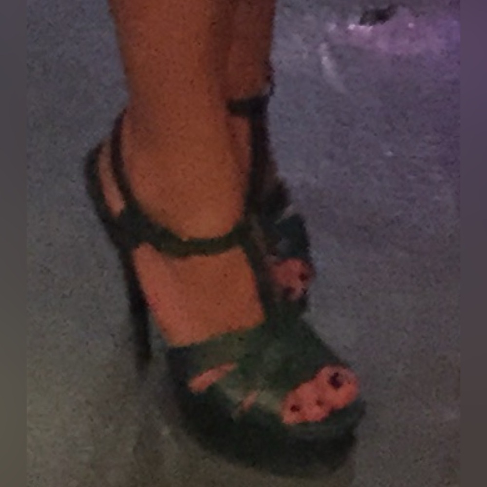 Yves Saint Laurent sandals size 39